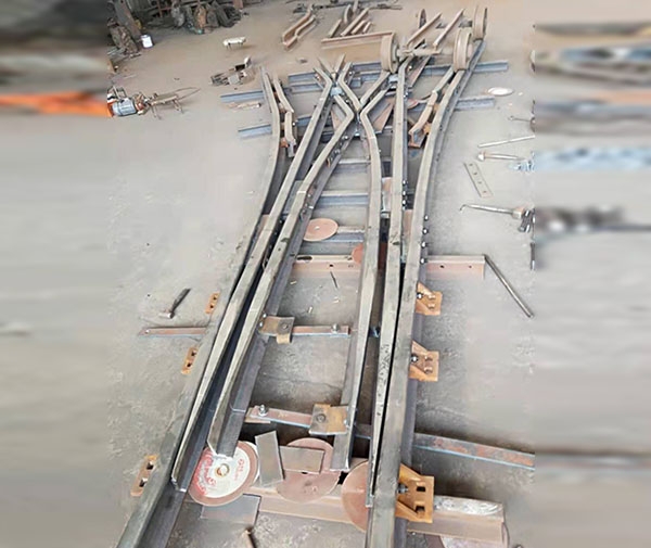 道岔單道變?nèi)? /></div>
                                    <p>
                                        <b class=